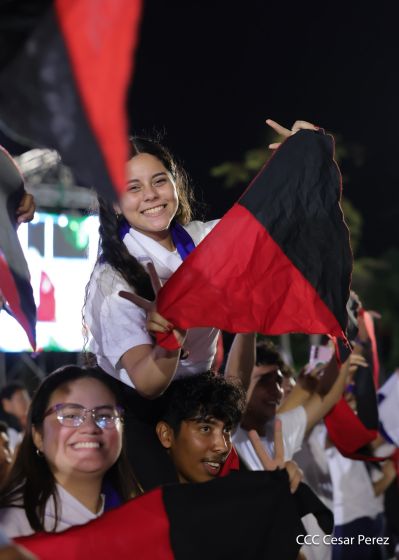 Daniel y Rosario presiden Acto Central por el Día de la Dignidad Nacional