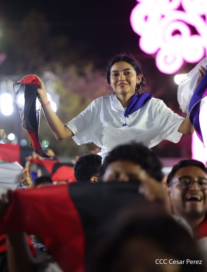 Daniel y Rosario presiden Acto Central por el Día de la Dignidad Nacional