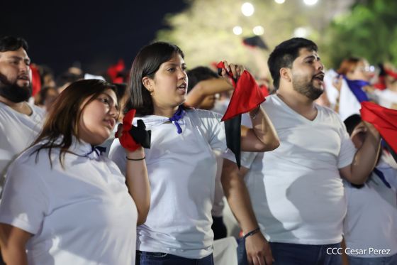 Daniel y Rosario presiden Acto Central por el Día de la Dignidad Nacional
