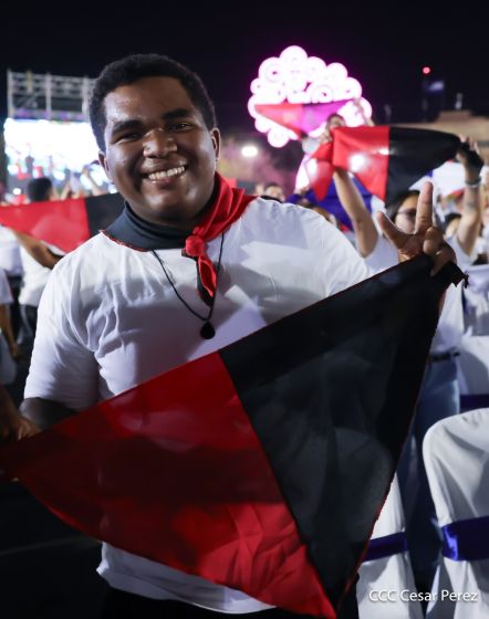 Daniel y Rosario presiden Acto Central por el Día de la Dignidad Nacional