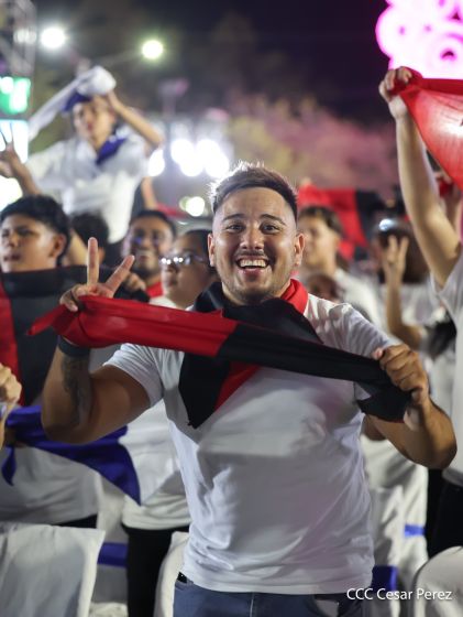 Daniel y Rosario presiden Acto Central por el Día de la Dignidad Nacional