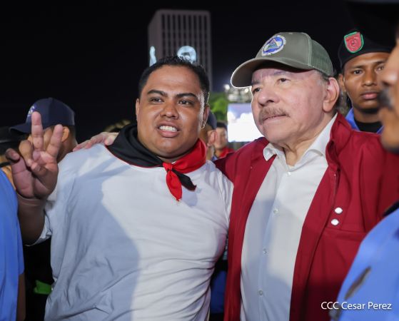 Daniel y Rosario presiden Acto Central por el Día de la Dignidad Nacional