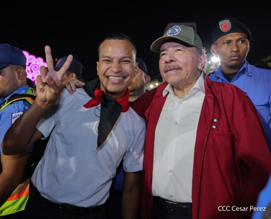 Daniel y Rosario presiden Acto Central por el Día de la Dignidad Nacional