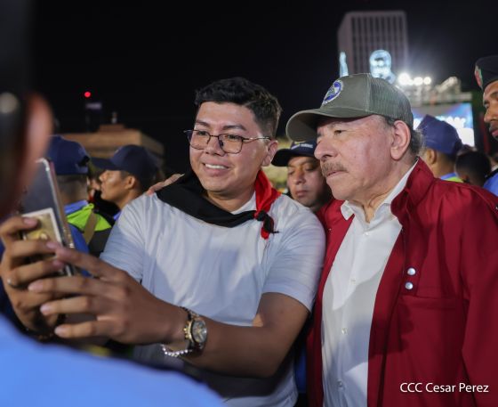 Daniel y Rosario presiden Acto Central por el Día de la Dignidad Nacional