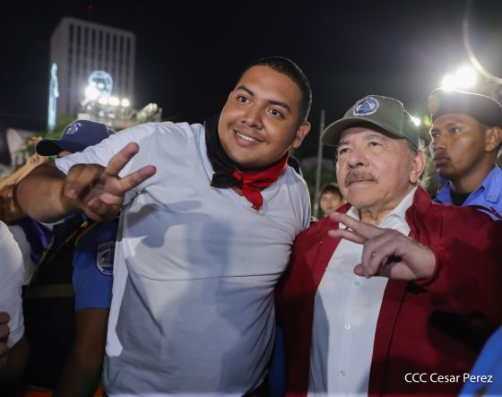 Daniel y Rosario presiden Acto Central por el Día de la Dignidad Nacional