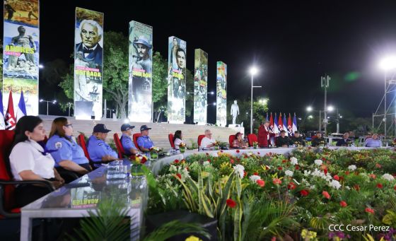 Daniel y Rosario presiden Acto Central por el Día de la Dignidad Nacional