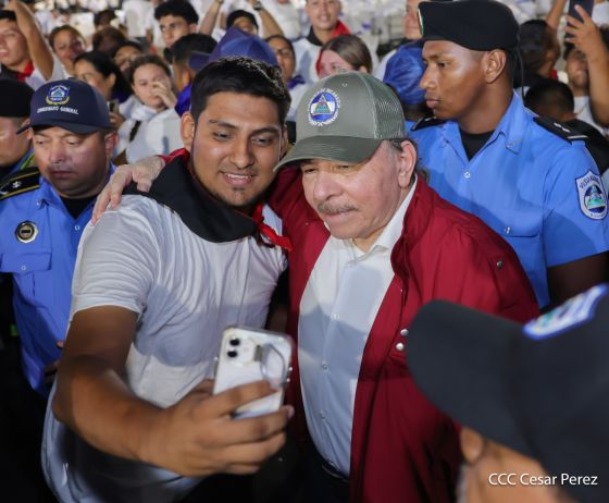 Daniel y Rosario presiden Acto Central por el Día de la Dignidad Nacional