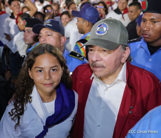 Daniel y Rosario presiden Acto Central por el Día de la Dignidad Nacional