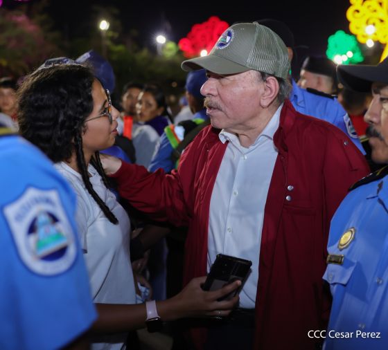 Daniel y Rosario presiden Acto Central por el Día de la Dignidad Nacional