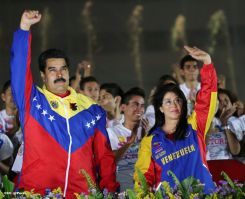 Daniel y Rosario celebran el 35/19 en Plaza La Fé