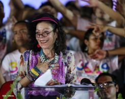 Daniel y Rosario celebran el 35/19 en Plaza La Fé