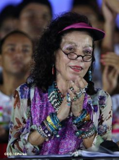 Daniel y Rosario celebran el 35/19 en Plaza La Fé