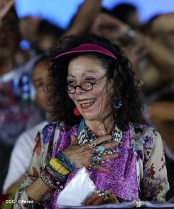 Daniel y Rosario celebran el 35/19 en Plaza La Fé