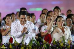 Daniel y Rosario celebran el 35/19 en Plaza La Fé