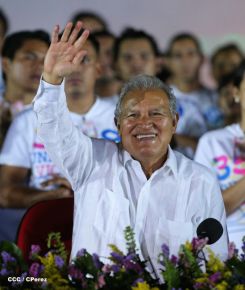 Daniel y Rosario celebran el 35/19 en Plaza La Fé
