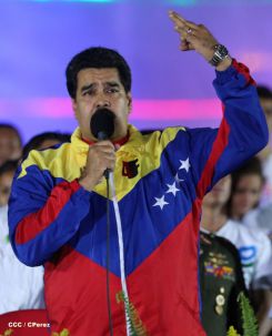 Daniel y Rosario celebran el 35/19 en Plaza La Fé