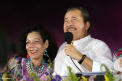 Daniel y Rosario celebran el 35/19 en Plaza La Fé