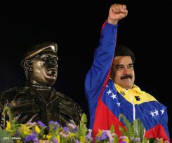 Daniel y Rosario celebran el 35/19 en Plaza La Fé