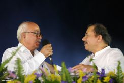 Daniel y Rosario celebran el 35/19 en Plaza La Fé