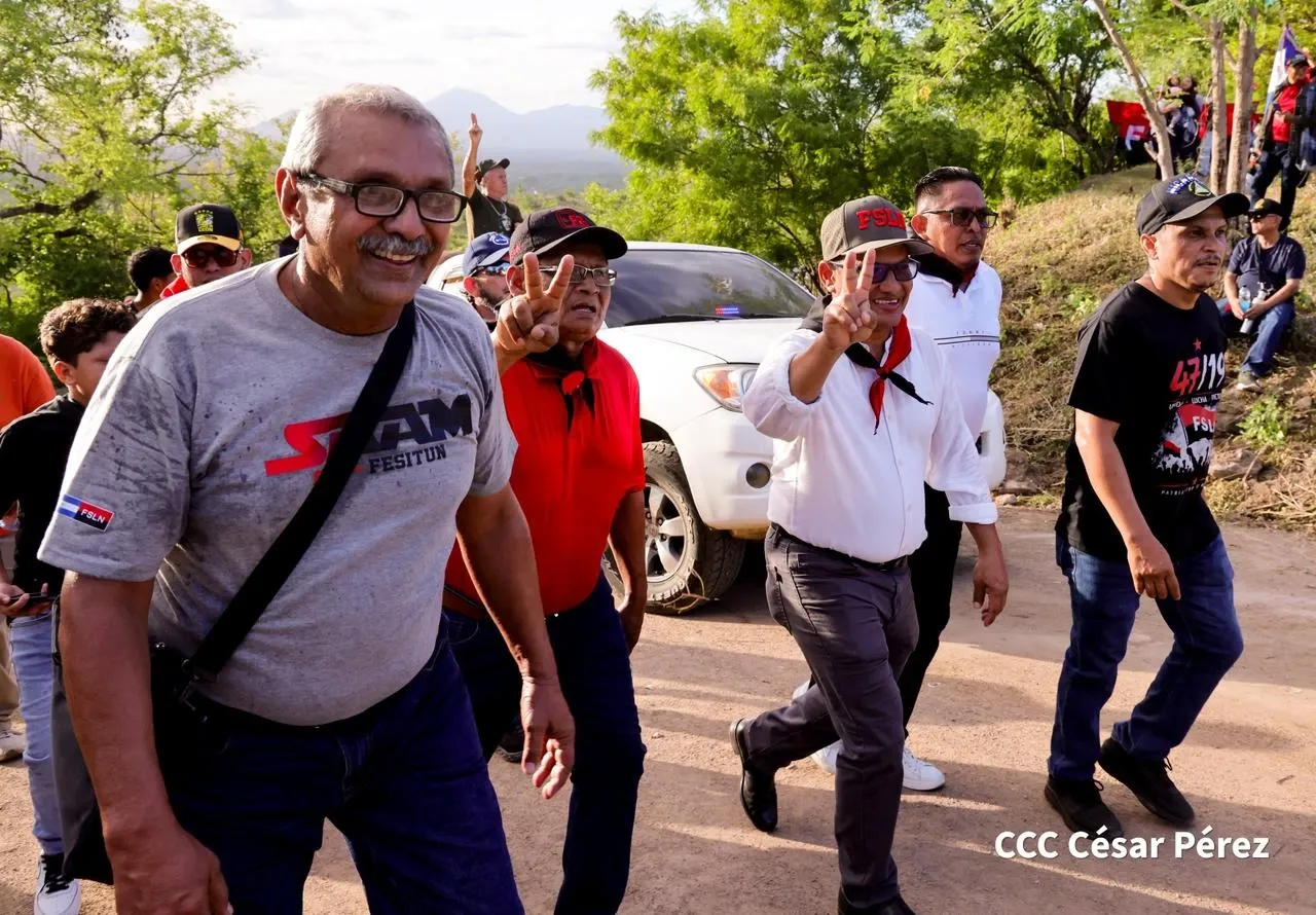 Multitudinaria caminata recuerda la histórica toma del Fortín de Acosasco en León
