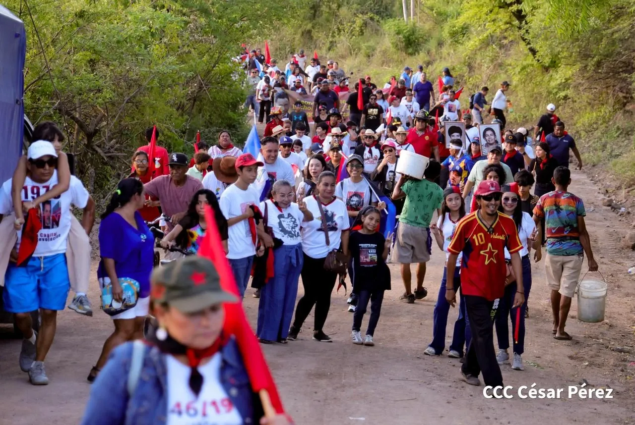 Multitudinaria caminata recuerda la histórica toma del Fortín de Acosasco en León