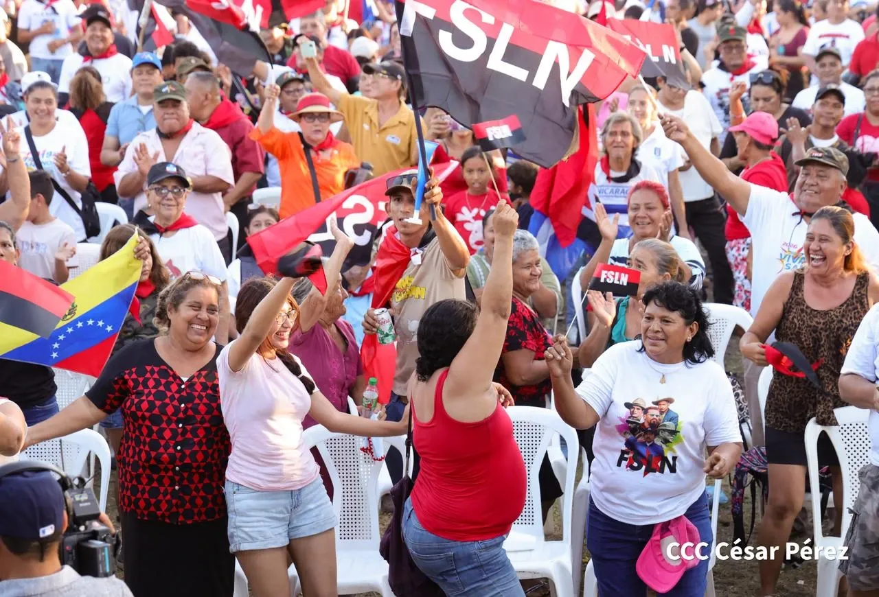 Multitudinaria caminata recuerda la histórica toma del Fortín de Acosasco en León