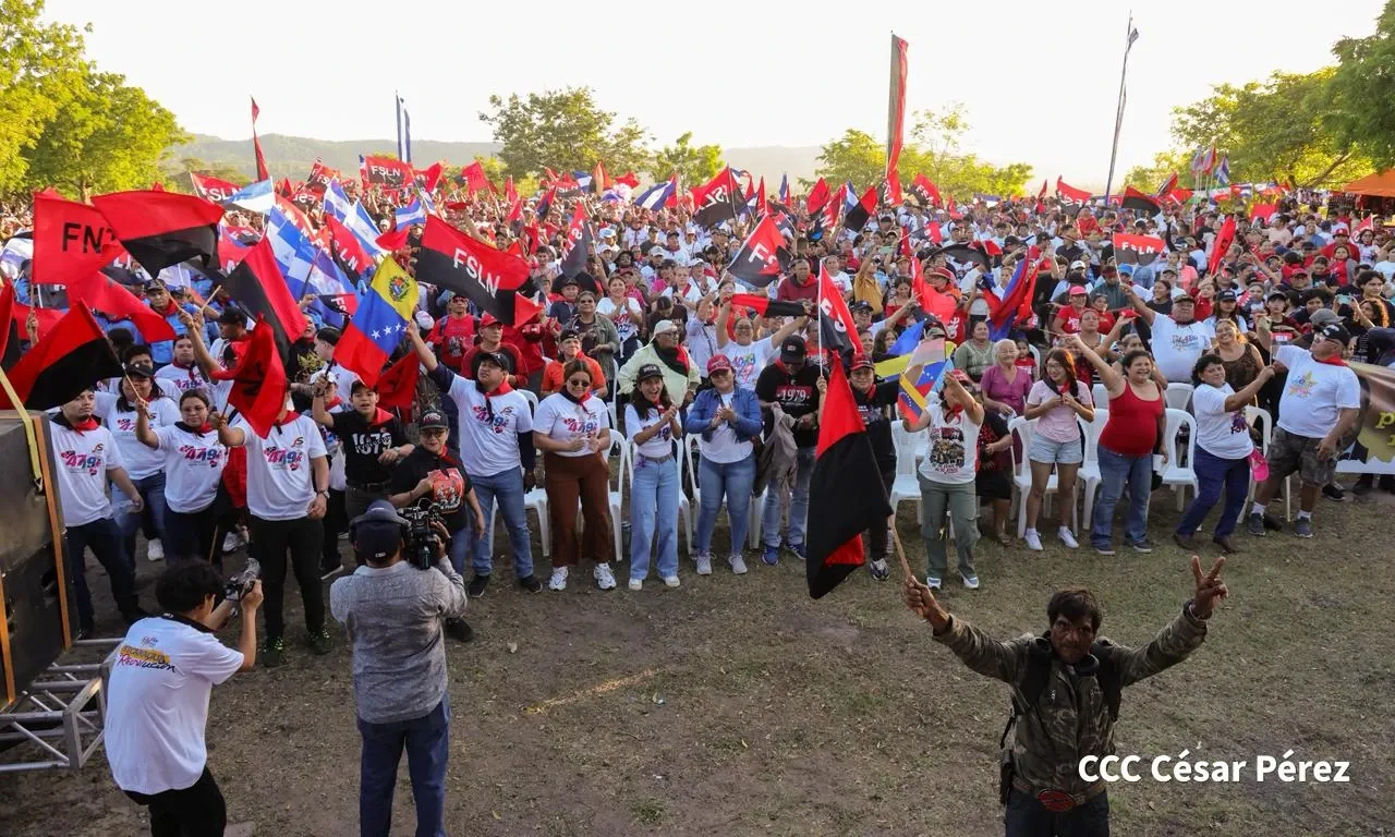 Multitudinaria caminata recuerda la histórica toma del Fortín de Acosasco en León