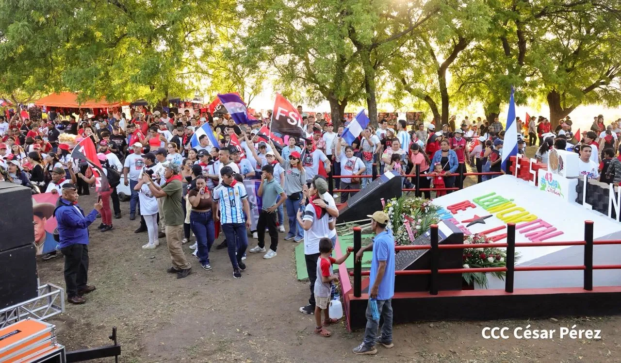Multitudinaria caminata recuerda la histórica toma del Fortín de Acosasco en León
