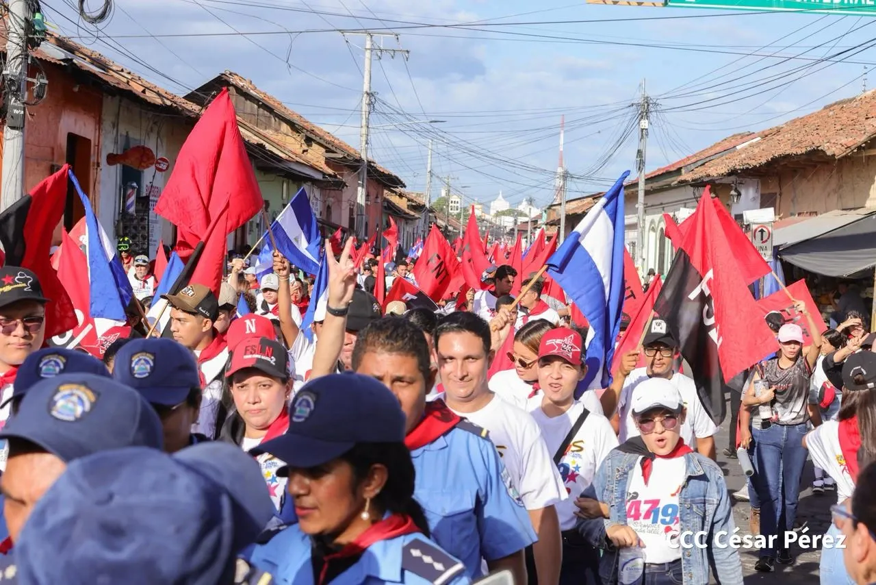 Multitudinaria caminata recuerda la histórica toma del Fortín de Acosasco en León