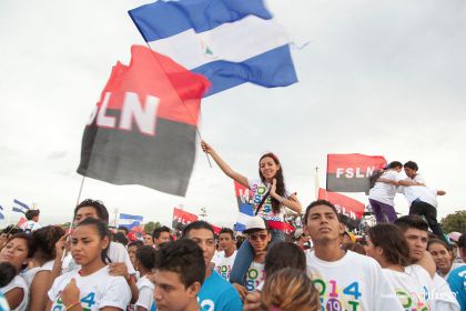 Daniel y Rosario celebran el 35/19 en Plaza La Fé