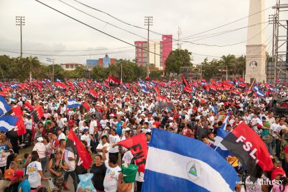 Daniel y Rosario celebran el 35/19 en Plaza La Fé