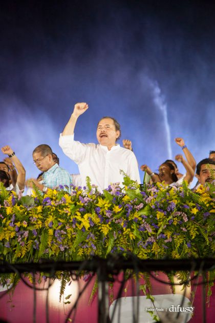 Daniel y Rosario celebran el 35/19 en Plaza La Fé