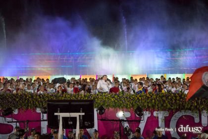 Daniel y Rosario celebran el 35/19 en Plaza La Fé