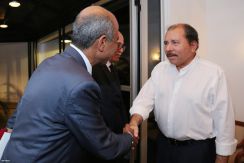 Comandante-Presidente Daniel se reúne con representante del presidente Mahmoud Abbas