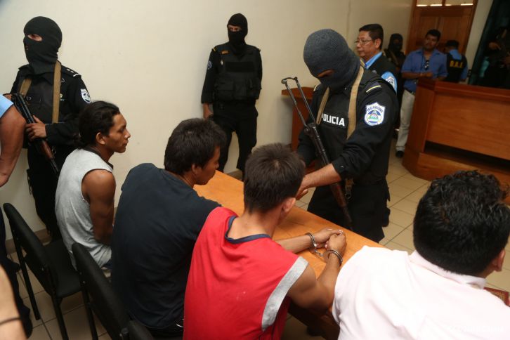 Fiscalía introduce acusación contra sospechosos de cobarde masacre