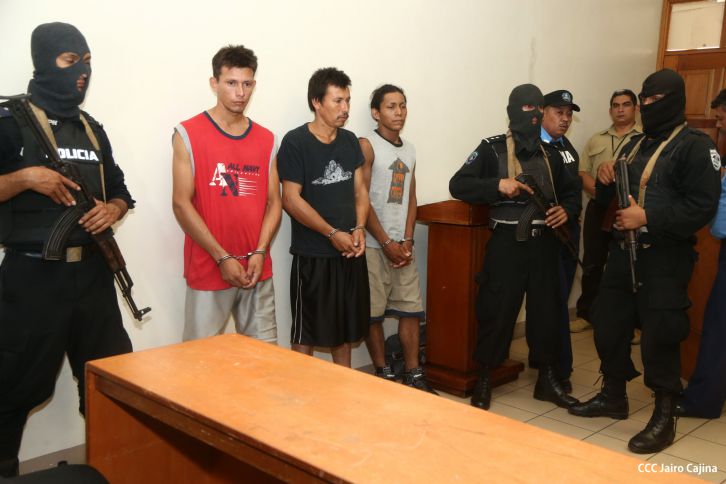 Fiscalía introduce acusación contra sospechosos de cobarde masacre