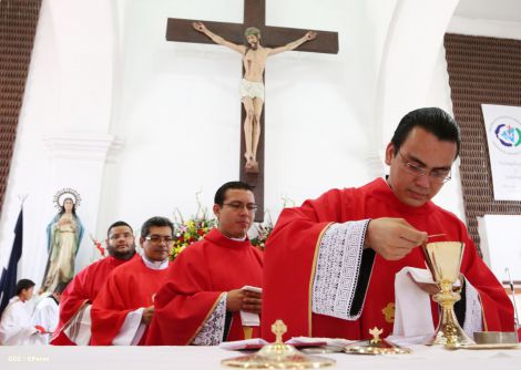 Cardenal Brenes celebra a honor a Santiago Apóstol