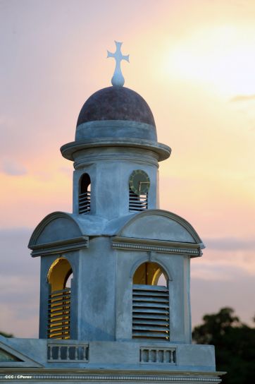 Familias disfrutan la belleza y creatividad del Paseo Xolotlán