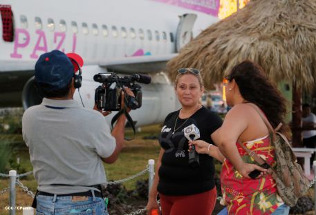Familias disfrutan la belleza y creatividad del Paseo Xolotlán