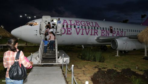 Familias disfrutan la belleza y creatividad del Paseo Xolotlán