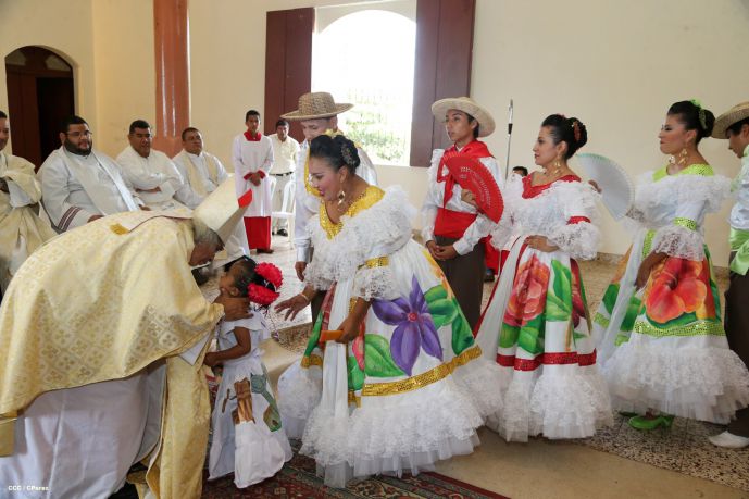 Cardenal Brenes celebra a Santa Ana en Niquinohomo