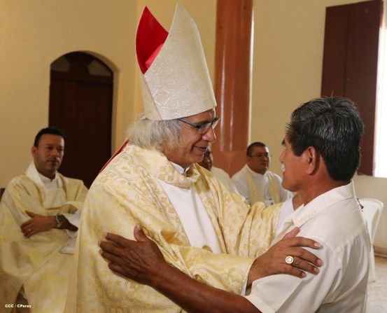 Cardenal Brenes celebra a Santa Ana en Niquinohomo