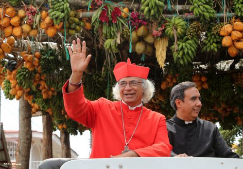 Cardenal Brenes celebra a Santa Ana en Niquinohomo