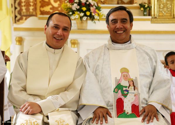 Cardenal Brenes celebra a Santa Ana en Niquinohomo
