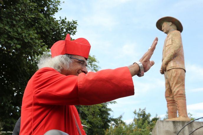Cardenal Brenes celebra a Santa Ana en Niquinohomo