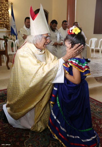 Cardenal Brenes celebra a Santa Ana en Niquinohomo