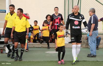 Triunfal debut rojinegro