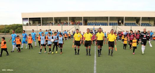 Triunfal debut rojinegro