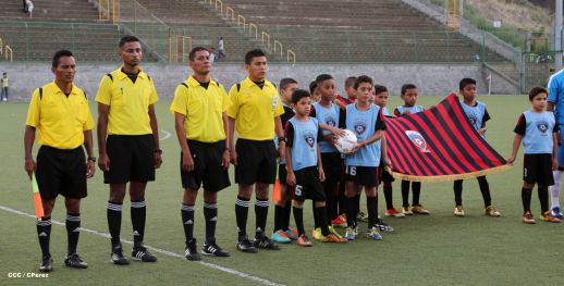 Triunfal debut rojinegro