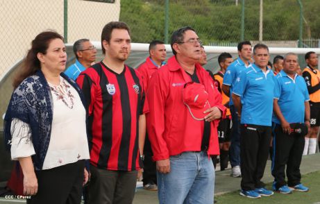 Triunfal debut rojinegro